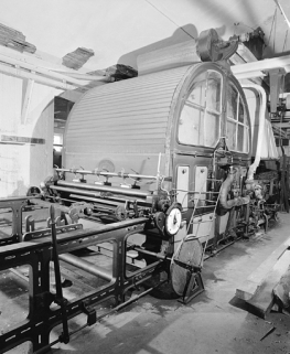 Tambour de séchage à la vapeur après l'imprégnation (cadrage vertical). © Région Bourgogne-Franche-Comté, Inventaire du patrimoine