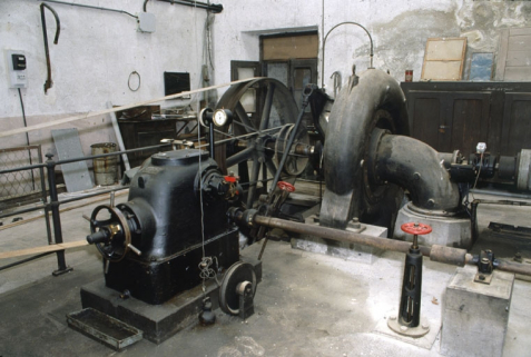 Turbine Francis (1929) et son régulateur. © Région Bourgogne-Franche-Comté, Inventaire du patrimoine