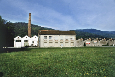 Pignons de la salle des machines, de l'atelier de tissage et façade des bureaux. © Région Bourgogne-Franche-Comté, Inventaire du patrimoine