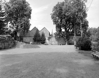 Murs-pignons postérieurs depuis le parc de l'ancien logement patronal. © Région Bourgogne-Franche-Comté, Inventaire du patrimoine