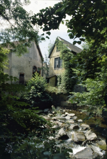 Murs-pignons de la salle des machines et de l'atelier de réparation depuis la Savoureuse. © Région Bourgogne-Franche-Comté, Inventaire du patrimoine