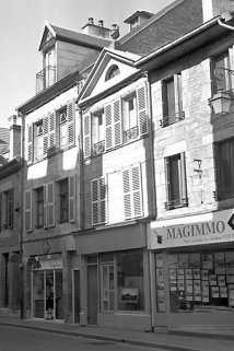 Façade antérieure de trois quarts droit. © Région Bourgogne-Franche-Comté, Inventaire du patrimoine