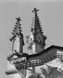 Façade antérieure, détail : les clochetons. © Région Bourgogne-Franche-Comté, Inventaire du patrimoine