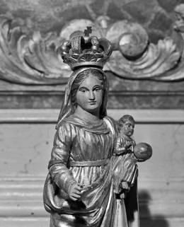 Vue à mi corps de trois quart droit. © Région Bourgogne-Franche-Comté, Inventaire du patrimoine