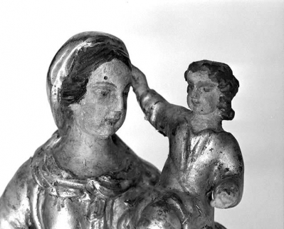 Détail : Vierge en buste, vue de face. © Région Bourgogne-Franche-Comté, Inventaire du patrimoine