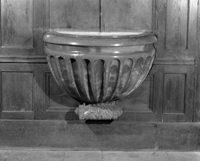 Bénitier : vue de face. © Région Bourgogne-Franche-Comté, Inventaire du patrimoine