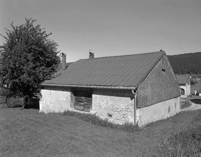 Façade postérieure et face latérale gauche. © Région Bourgogne-Franche-Comté, Inventaire du patrimoine Façade postérieure et face latérale gauche. © Région Bourgogne-Franche-Comté, Inventaire du patrimoine