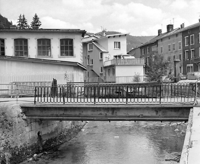 Le pont du Casino en 2000. © Région Bourgogne-Franche-Comté, Inventaire du patrimoine Le pont du Casino en 2000. © Région Bourgogne-Franche-Comté, Inventaire du patrimoine