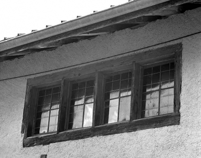 Fenêtres éclairant l'atelier ou " fenêtres de forge ". © Région Bourgogne-Franche-Comté, Inventaire du patrimoine