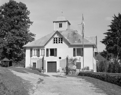 Façade antérieure. © Région Bourgogne-Franche-Comté, Inventaire du patrimoine Façade antérieure. © Région Bourgogne-Franche-Comté, Inventaire du patrimoine