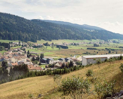 Vue générale depuis le nord-est. © Région Bourgogne-Franche-Comté, Inventaire du patrimoine