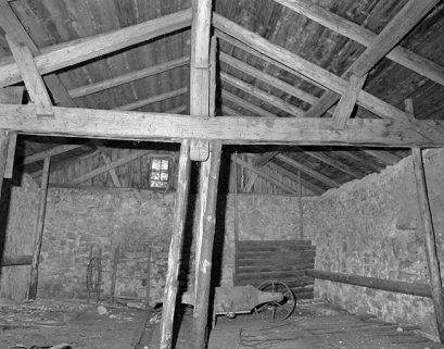 Intérieur de l'étable. © Région Bourgogne-Franche-Comté, Inventaire du patrimoine Intérieur de l'étable. © Région Bourgogne-Franche-Comté, Inventaire du patrimoine