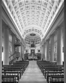 Le vaisseau central vu depuis le porche d'entrée. © Région Bourgogne-Franche-Comté, Inventaire du patrimoine Le vaisseau central vu depuis le porche d'entrée. © Région Bourgogne-Franche-Comté, Inventaire du patrimoine