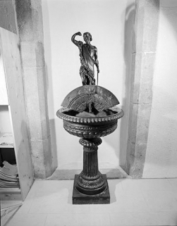 Vue générale, couvercle ouvert. © Région Bourgogne-Franche-Comté, Inventaire du patrimoine Vue générale, couvercle ouvert. © Région Bourgogne-Franche-Comté, Inventaire du patrimoine