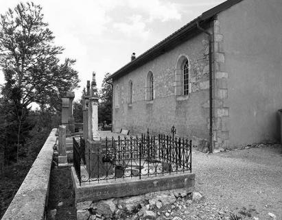 Façade gauche vue de trois quarts. © Région Bourgogne-Franche-Comté, Inventaire du patrimoine Façade gauche vue de trois quarts. © Région Bourgogne-Franche-Comté, Inventaire du patrimoine