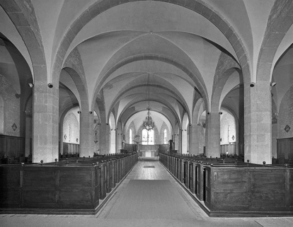 Le vaisseau central vu depuis le porche d'entrée. © Région Bourgogne-Franche-Comté, Inventaire du patrimoine