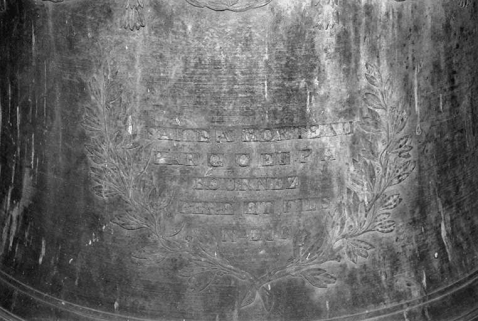 Inscription mentionnant les fondeurs : Bournez à Morteau. © Région Bourgogne-Franche-Comté, Inventaire du patrimoine