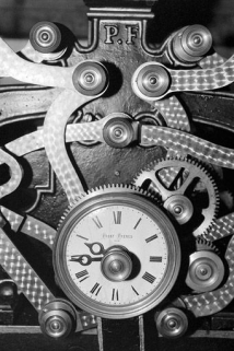 Cadran de réglage et de contrôle, et initiales. © Région Bourgogne-Franche-Comté, Inventaire du patrimoine