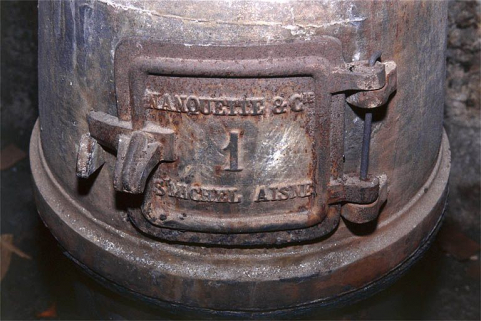 Détail de l'inscription. © Région Bourgogne-Franche-Comté, Inventaire du patrimoine