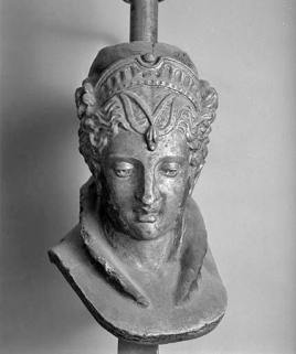 Figure de femme (reine de la Renaissance ?). © Région Bourgogne-Franche-Comté, Inventaire du patrimoine