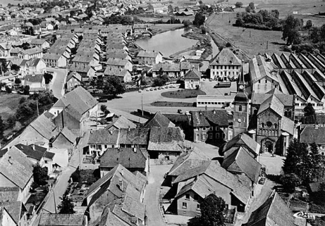 Grandvillars (T.-de-B.). Vue aérienne. © Région Bourgogne-Franche-Comté, Inventaire du patrimoine