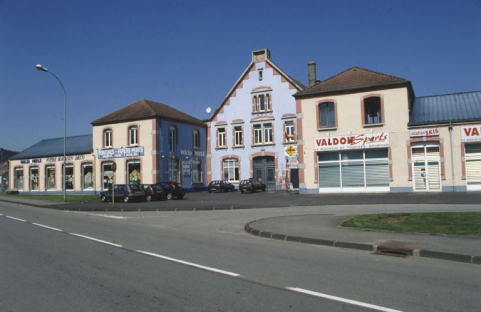 Anciens bureaux et logement patronal depuis le sud. © Région Bourgogne-Franche-Comté, Inventaire du patrimoine