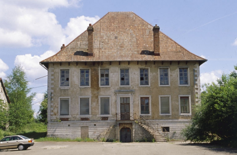 Façade antérieure du château. © Région Bourgogne-Franche-Comté, Inventaire du patrimoine