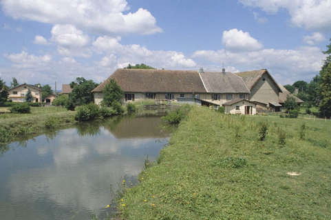 Canal d'amenée du moulin. © Région Bourgogne-Franche-Comté, Inventaire du patrimoine
