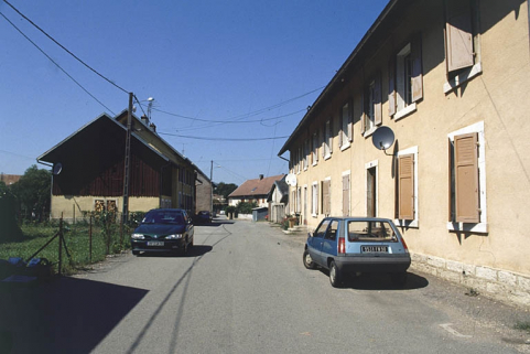 Logements ouvriers collectifs depuis l'est. © Région Bourgogne-Franche-Comté, Inventaire du patrimoine