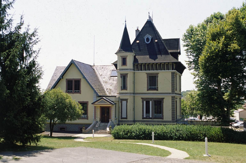 Façade antérieure du chalet Vermot. © Région Bourgogne-Franche-Comté, Inventaire du patrimoine Façade antérieure du chalet Vermot. © Région Bourgogne-Franche-Comté, Inventaire du patrimoine
