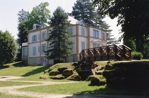 Le logement patronal depuis l'ouest. © Région Bourgogne-Franche-Comté, Inventaire du patrimoine Le logement patronal depuis l'ouest. © Région Bourgogne-Franche-Comté, Inventaire du patrimoine