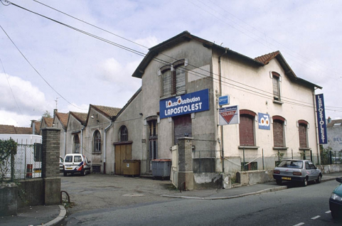 Ateliers et bureaux (?) depuis la rue. © Région Bourgogne-Franche-Comté, Inventaire du patrimoine