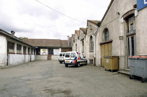Vue des ateliers depuis la cour. © Région Bourgogne-Franche-Comté, Inventaire du patrimoine