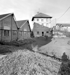 Extrémité sud des ateliers de fabrication et logement. © Région Bourgogne-Franche-Comté, Inventaire du patrimoine Extrémité sud des ateliers de fabrication et logement. © Région Bourgogne-Franche-Comté, Inventaire du patrimoine
