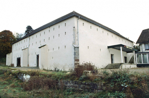 Ancienne halle à charbon depuis le nord-ouest. © Région Bourgogne-Franche-Comté, Inventaire du patrimoine Ancienne halle à charbon depuis le nord-ouest. © Région Bourgogne-Franche-Comté, Inventaire du patrimoine