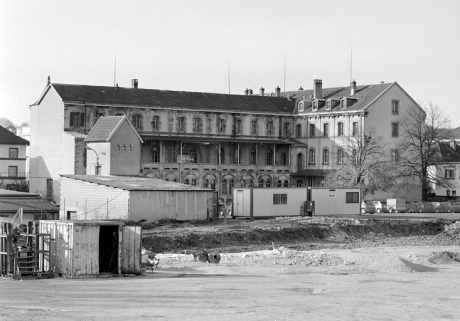 Vue de trois quarts arrière de l'ancien couvent de dominicaines. © Région Bourgogne-Franche-Comté, Inventaire du patrimoine