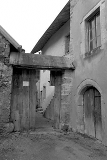 Façade antérieure de trois quarts droit. © Région Bourgogne-Franche-Comté, Inventaire du patrimoine
