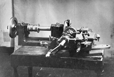 Exemple de machine à aplatir du constructeur mécanicien Lizon. © Région Bourgogne-Franche-Comté, Inventaire du patrimoine