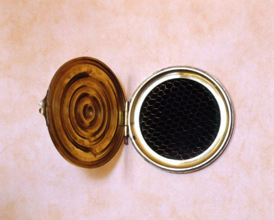 Bouche de chaleur de la cheminée du petit salon, ouverte. © Région Bourgogne-Franche-Comté, Inventaire du patrimoine