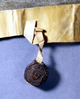 Sceau de l'infirmier Pierre Morel pendu à une charte de 1424. © Région Bourgogne-Franche-Comté, Inventaire du patrimoine