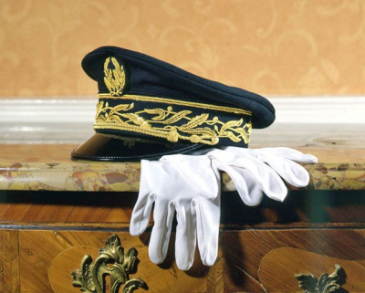 Casquette et gants du sous-préfet © Région Bourgogne-Franche-Comté, Inventaire du patrimoine