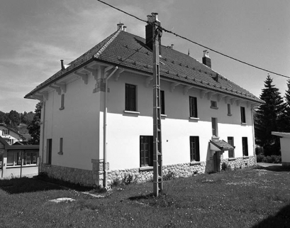Façade postérieure et face droite. © Région Bourgogne-Franche-Comté, Inventaire du patrimoine