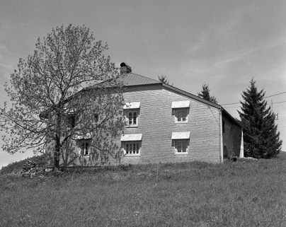 Face gauche. © Région Bourgogne-Franche-Comté, Inventaire du patrimoine Face gauche. © Région Bourgogne-Franche-Comté, Inventaire du patrimoine