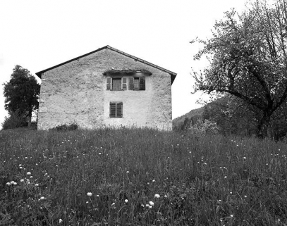 Face droite. © Région Bourgogne-Franche-Comté, Inventaire du patrimoine Face droite. © Région Bourgogne-Franche-Comté, Inventaire du patrimoine