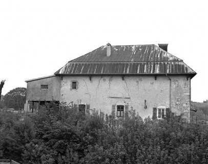 Façade postérieure. © Région Bourgogne-Franche-Comté, Inventaire du patrimoine Façade postérieure. © Région Bourgogne-Franche-Comté, Inventaire du patrimoine
