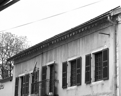 Décor en partie supérieure de la façade. © Région Bourgogne-Franche-Comté, Inventaire du patrimoine