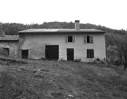 Partie droite de la façade antérieure. © Région Bourgogne-Franche-Comté, Inventaire du patrimoine Partie droite de la façade antérieure. © Région Bourgogne-Franche-Comté, Inventaire du patrimoine