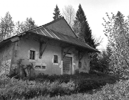 Façade antérieure vue de trois quarts. © Région Bourgogne-Franche-Comté, Inventaire du patrimoine Façade antérieure vue de trois quarts. © Région Bourgogne-Franche-Comté, Inventaire du patrimoine