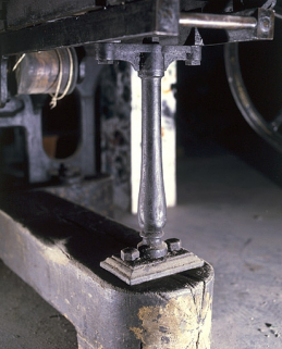 Détail du pied soutenant les rails du chariot. © Région Bourgogne-Franche-Comté, Inventaire du patrimoine