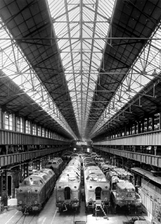 Hall de montage des locomotives diesel-électriques. © Région Bourgogne-Franche-Comté, Inventaire du patrimoine